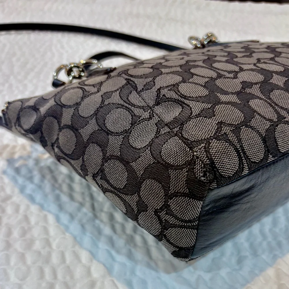 COACH Small Kelsey Satchel Signature Canvas Detachable Crossbody Strap GUC 🩶🤩🖤 - Picture 8 of 14